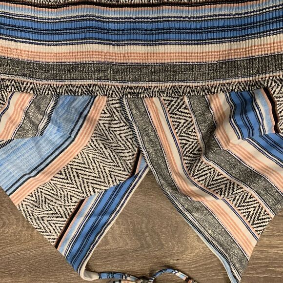 Venus Jumpsuit Size XL Leg Slits Pockets Boho Tie Neck Smocked waist - Picture 3 of 6